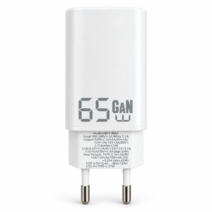 Carregador GaN 65W branco com ficha europeia em fundo branco